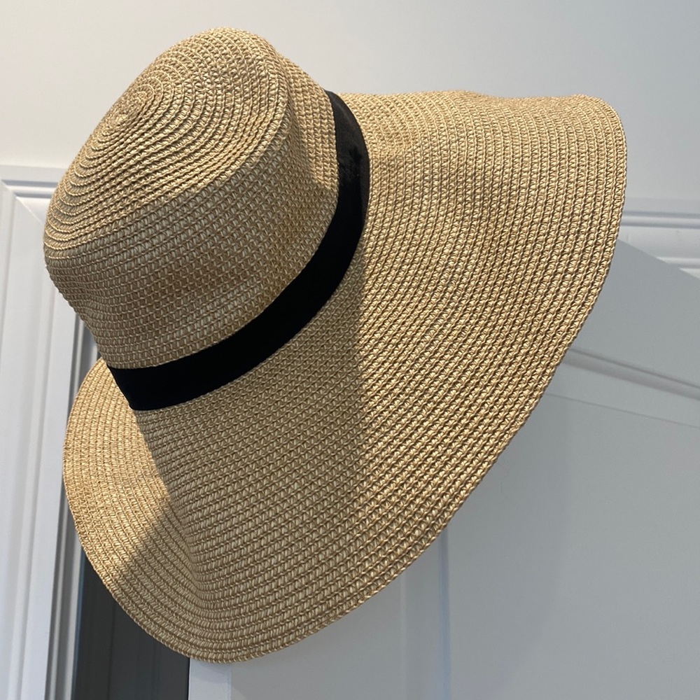 Straw sun hat from Aritzia